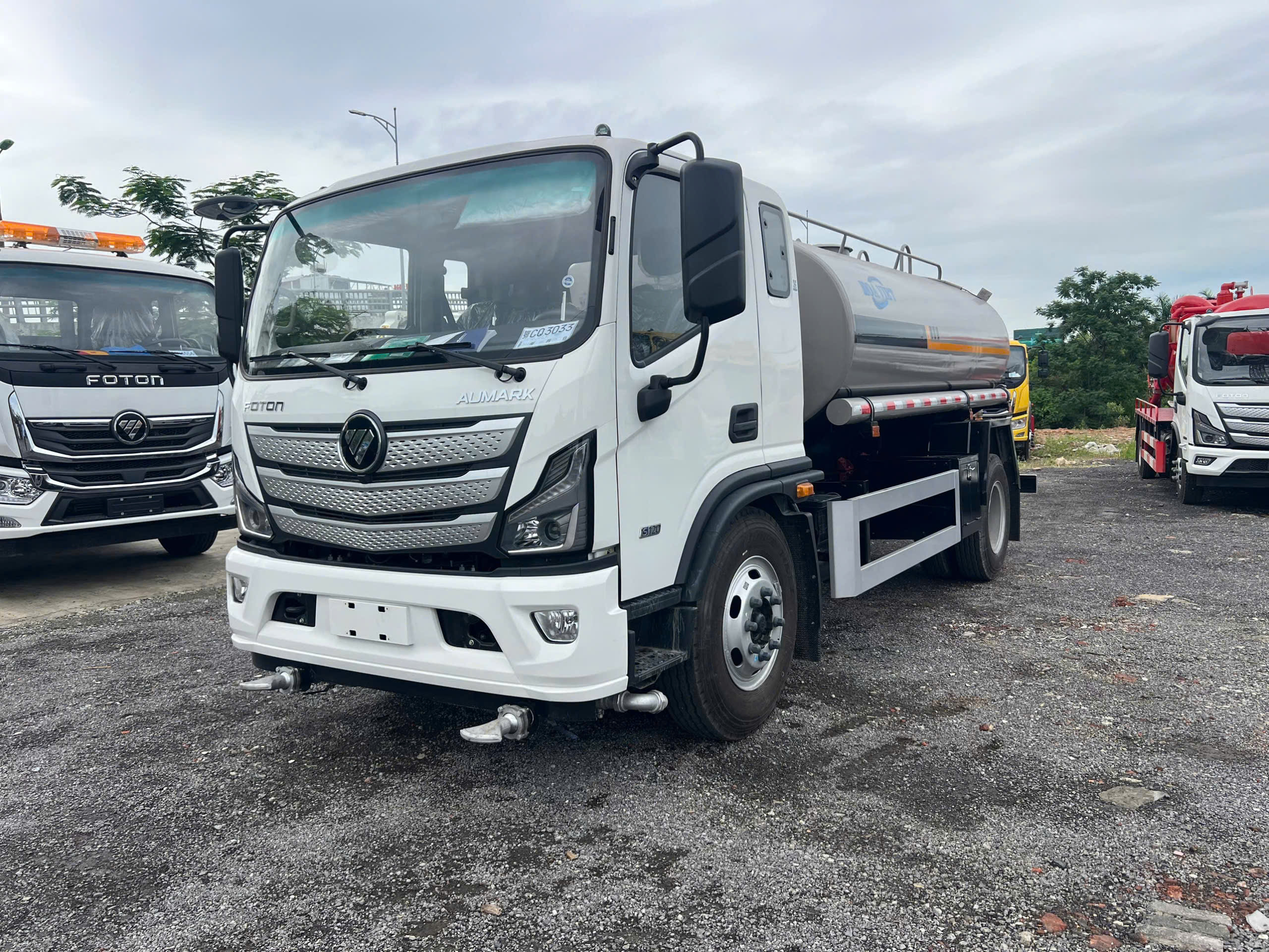 Xe Foton Aumark bồn tưới nước rửa đường 9 khối 6 máy